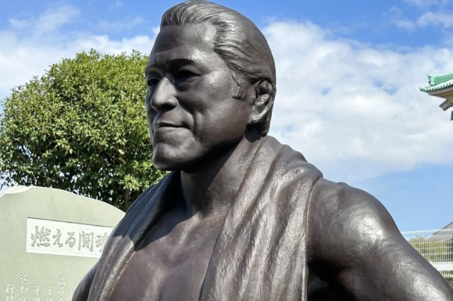 アントニオ猪木さん銅像完成、棚橋弘至「盛れている。すげえカッコいい」新日本道場には猪木さんパネル復活