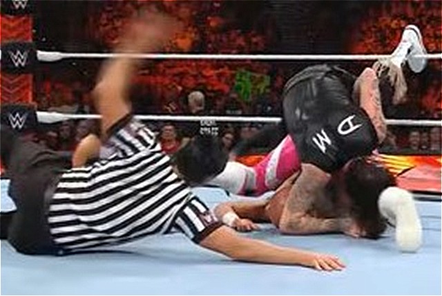 プロレスレフェリー「ワーン！、ツー！、、、、、、、。スリー！」←どう考えてもおかしい