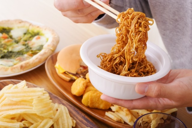 面接官「カップ焼きそばに一つだけおかずを足すとしたら何を選びますか？」ワイ「はい！」