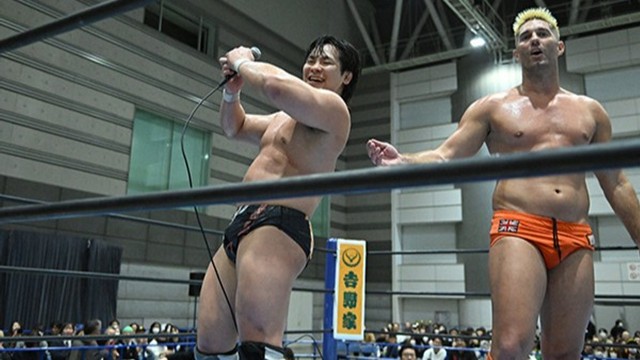 大岩陵平が解説席の天山広吉に感謝のマイク ＆ 初々しい優勝宣言で締め【11.25 福島】