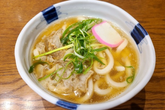 【朗報】大阪人自慢の「かすうどん」とかいう謎のうどん、美味い