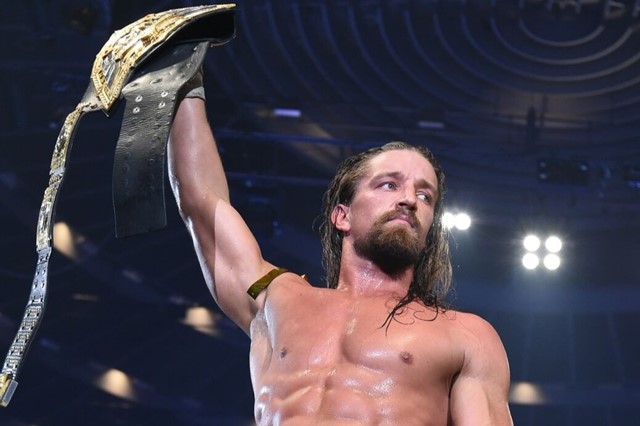 ジェイ・ホワイトってぜんぜん強そうに見えなかったけどドームのメインとかやってたっけ？