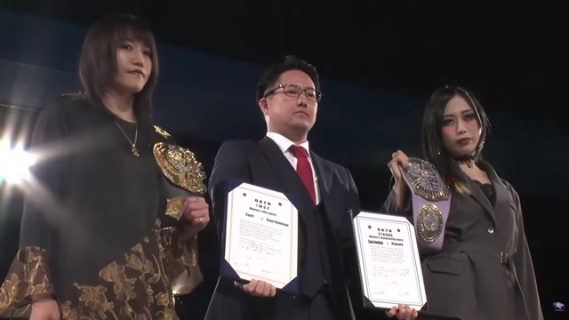 試合に先立って翌1.4 東京ドーム大会でのIWGP女子&STRONG女子ダブル選手権試合の調印式が行われたぞ【1.3 新宿FACE・昼の部】