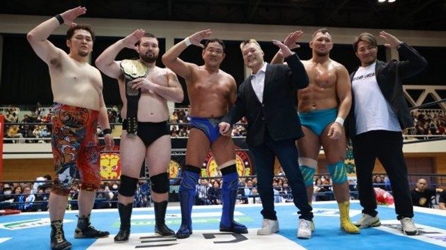 アロンウルフがメイン初勝利で初マイク ＆ 永田裕志が解説席の天山広吉を呼び込んで…【1.18 佐倉】　