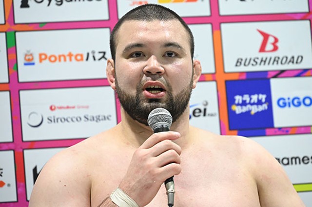 【画像】プロレスデビューのウルフ・アロンさん完全に仕上げて来る