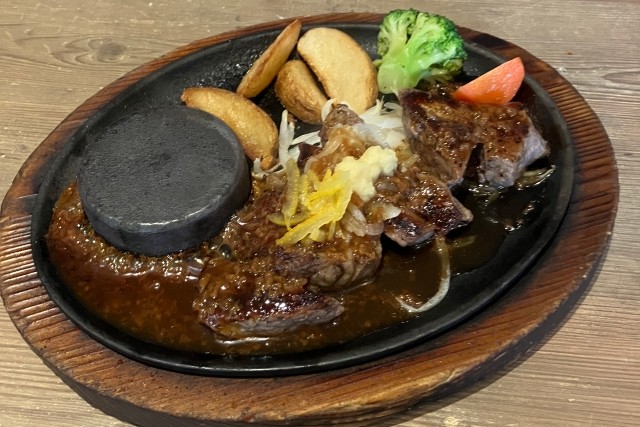 店員「ステーキですね、ペレットは食後でよろしいでしょうか？」ワイ「(ペレットって何や？)はいっ」