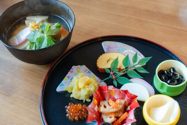 【縁起物】「やめたいのに…」おせち作りが苦しい女性たち　負担感の正体は？