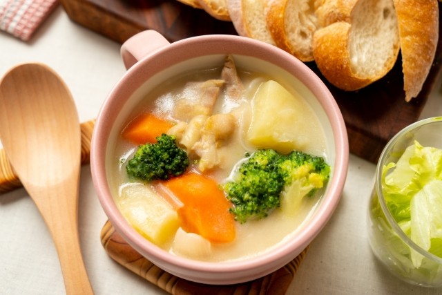 クリームシチューって案外なに入れるか安定してないよな