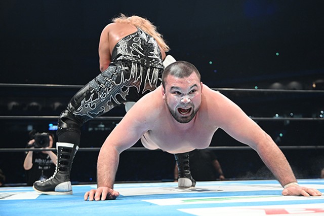 吉田沙保里がウルフアロンのプロレスデビュー戦を激賞「昭和のプロレスラーのよう。…好感度が上がりました」