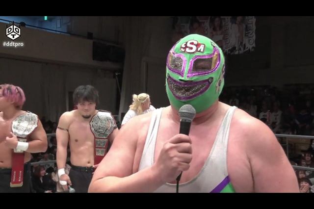 DDTのササダンゴマシンさん、某団体のマイク騒動をパロってしまう【2.22 後楽園】