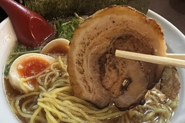 なんでラーメンにはチャーシューっていう固定観念に囚われてるんや？