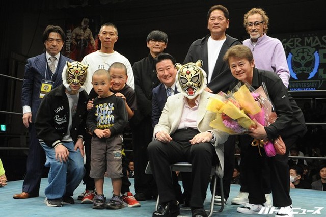 初代タイガーマスク佐山聡（68）45周年プレ大会、ラモス瑠偉や大魔神佐々木主浩ら豪華な面々が来場