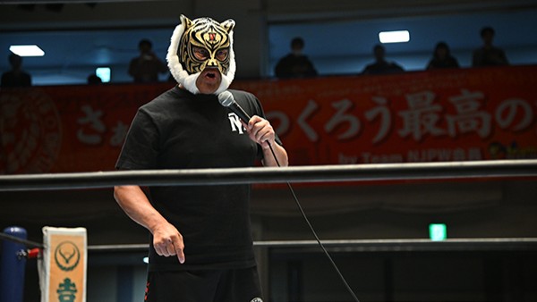 試合後に現れたのはまさかのタイガーマスク「こいつをぶっ潰してチャンピオンのまま引退してやる！」【4.2 後楽園】