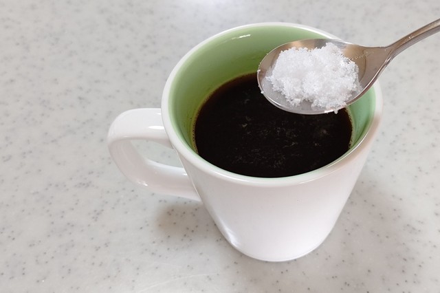 コーヒーってブラック飲みが標準なの？